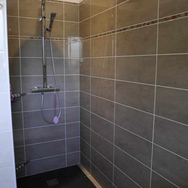 paarse kamer badkamer inloopdouche 002